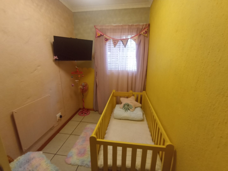 To Let 3 Bedroom Property for Rent in Kannoniers Park North West